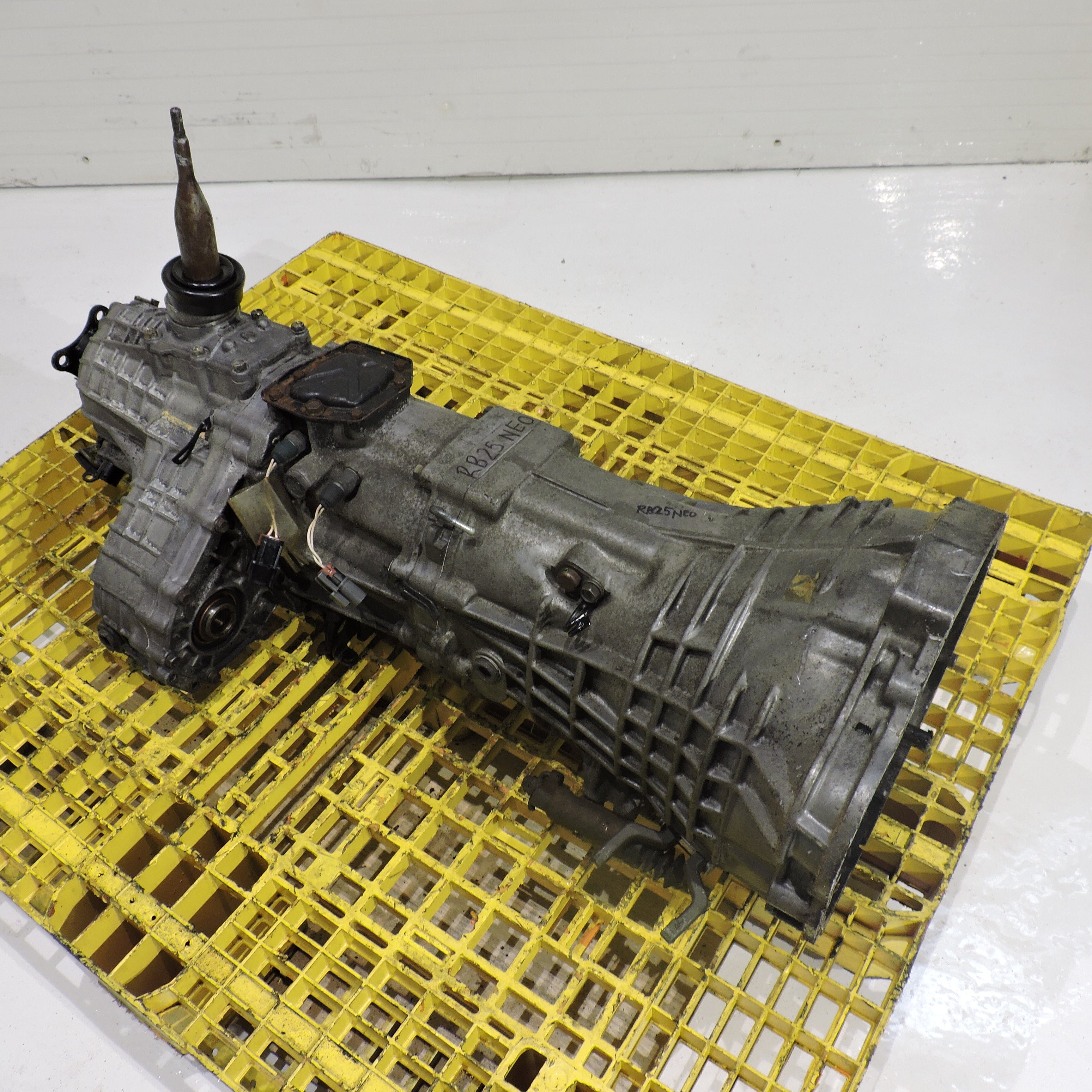 Nissan Skyline Neo 2.5L AWD All Wheel Drive JDM 5 Speed Transmission